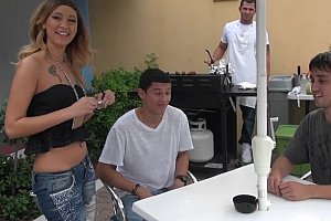 还欧美3p性爱视频网